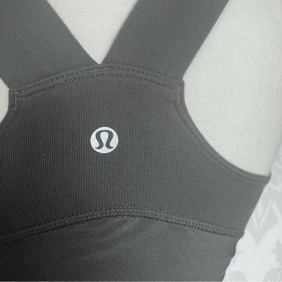 SZ 6 RARE/HTF Lululemon Tank - Picture 9 of 13